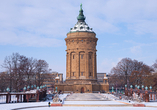 Der Mannheimer Wasserturm ist das Wahrzeichen der Stadt.