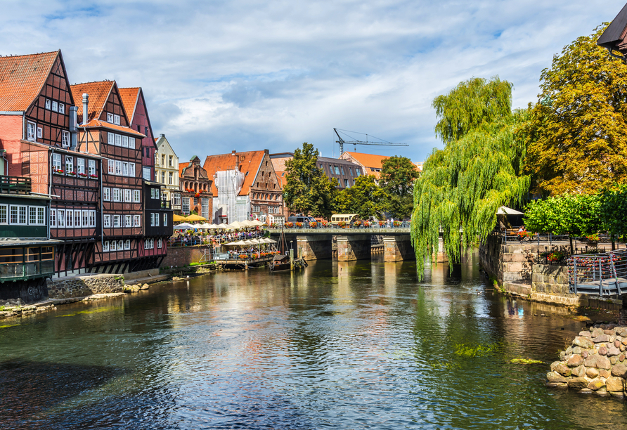 Flanieren Sie durch das schöne Lüneburg.