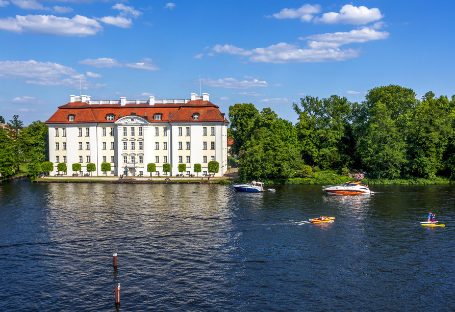 Direkt an der Dahme liegt das Schloss Köpenick.