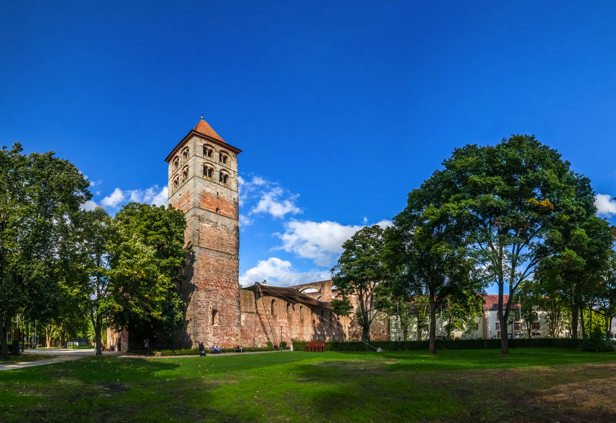 Statten Sie der Stiftsruine in Bad Hersfeld einen Besuch ab.