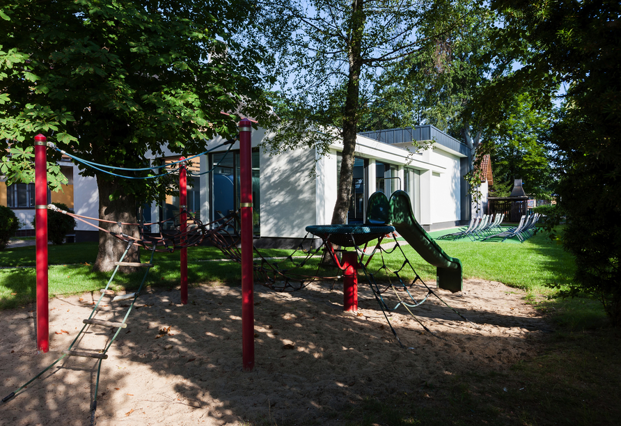 Für die kleinen Gäste steht ein Spielplatz zur Verfügung.