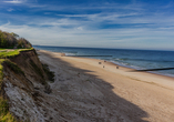 Machen Sie einen wunderschönen Strandspaziergang entlang der Polnischen Ostsee.