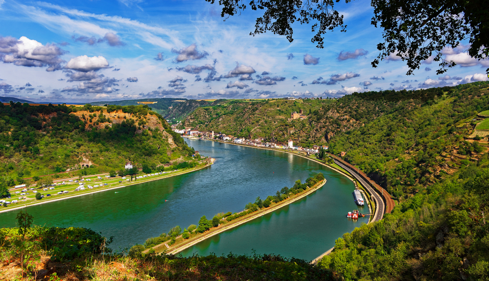 Blick von der Loreley auf den Rhein bei St. Goarshausen