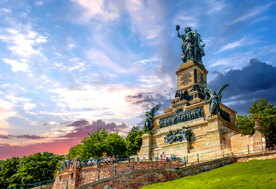 Bestaunen Sie das Niederwalddenkmal in Rüdesheim am Rhein.