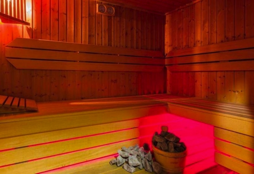 Entspannen Sie in der Sauna Ihres Hotels.