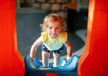 Auf Rügens Indoor-Spielplätzen haben Kinder auch bei ungemütlichem Wetter einen Riesenspaß.