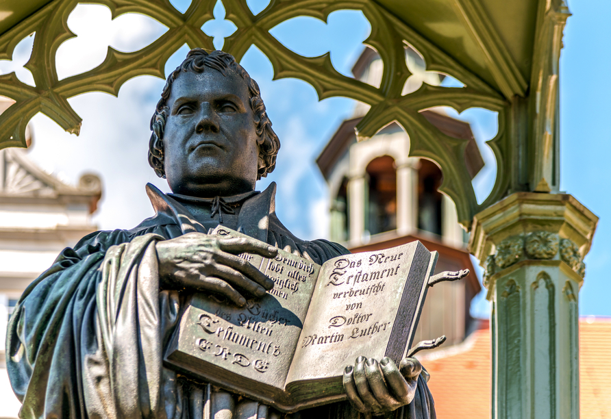 Die Lutherstadt hält viele historische Besonderheiten bereit, wie zum Beispiel das Lutherdenkmal.