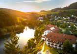 Außenansicht des Göbel's Seehotels Diemelsee