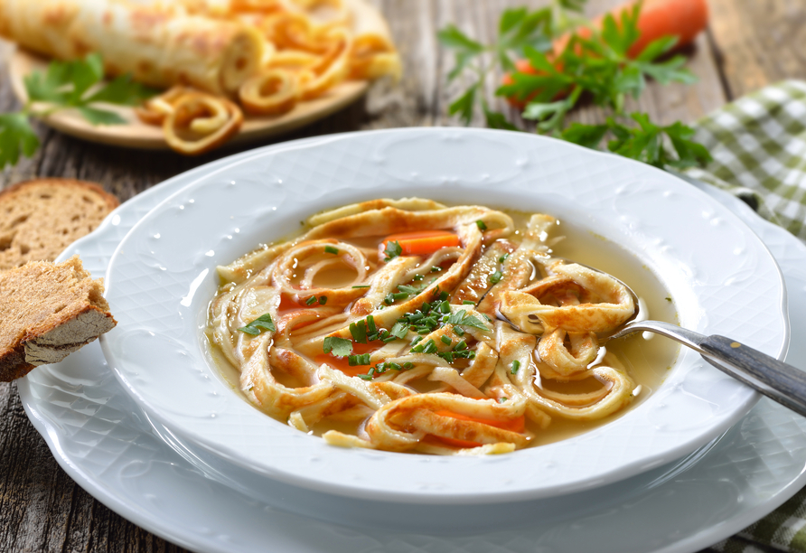 Die Flädlesuppe wird im Schwarzwald gern als Vorspeise serviert.