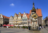 Das Bremer Rathaus mit dem Bremer Roland