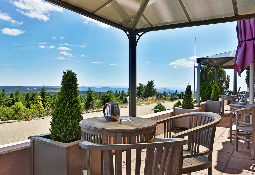 Tanken Sie reichlich Sonnenstunden auf der Terrasse.