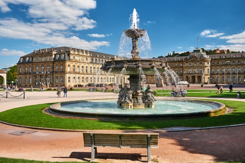 Besichtigen Sie den Schlossplatz in Stuttgart.