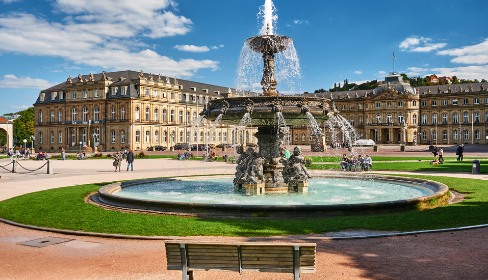 Besichtigen Sie den Schlossplatz in Stuttgart.