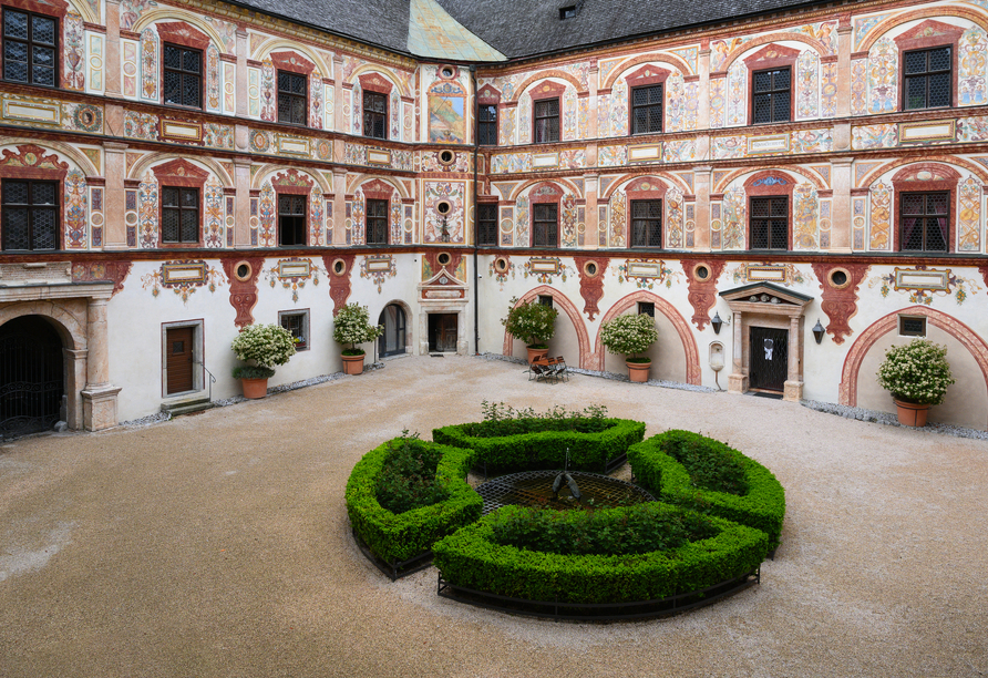 Besuchen Sie das romantische Schloss Tratzberg.