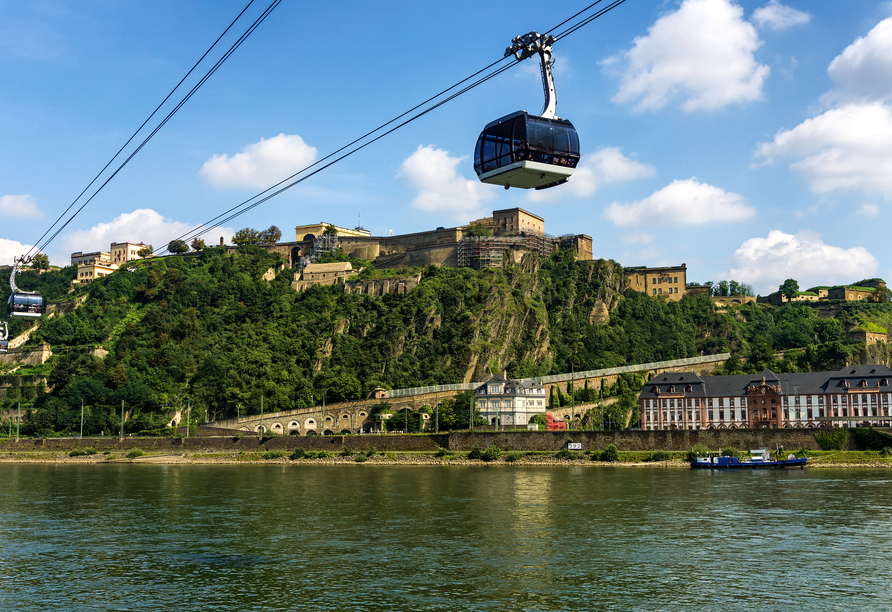 Mit der Seilbahn können Sie ganz bequem hoch zur Festung Ehrenbreitstein fahren.