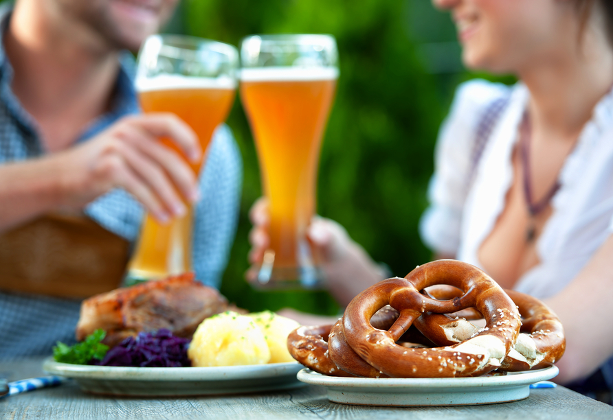 Lassen Sie sich die bodenständige bayerische Küche schmecken.