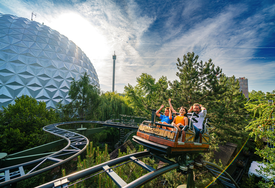 Neben aufregenden Achterbahnen erwarten Sie im Europa-Park auch faszinierende Shows und Ausstellungen.