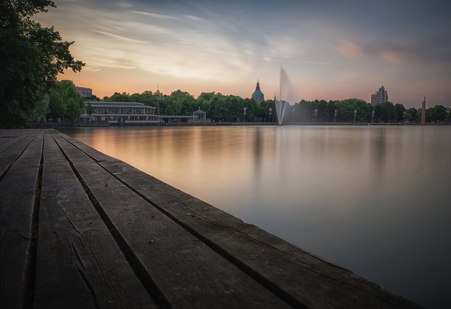 Der Maschsee von Hannover besticht durch seine Lage in der Stadt.