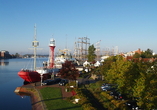 Der Jade-Weser-Port von Wilhelmshaven ist der einzige Tiefwasserhafen Deutschlands.