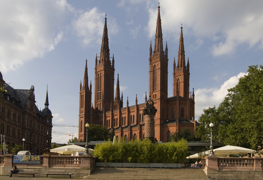 Der Rathausplatz von Wiesbaden