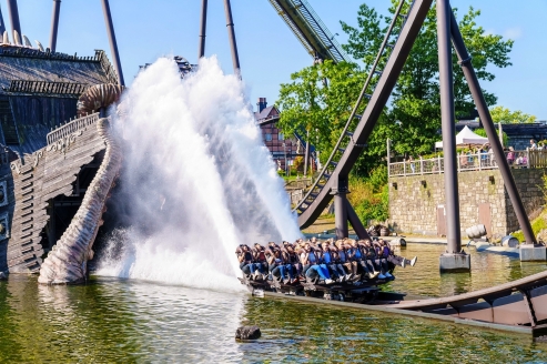 Stürzen Sie sich auf dem Drive Coaster 