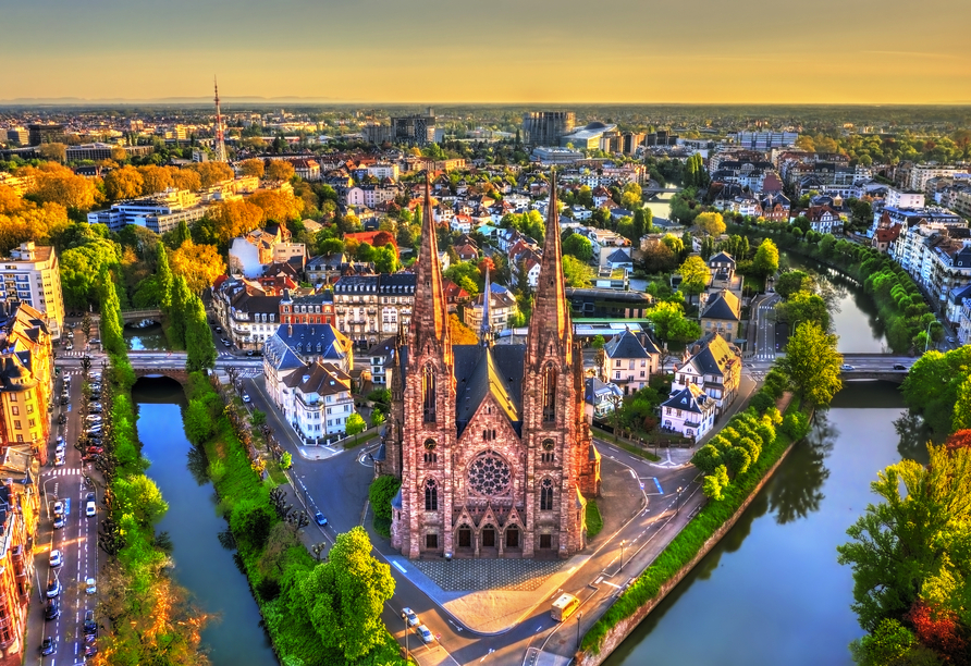 Das Straßburger Münster ist das Wahrzeichen der Stadt.