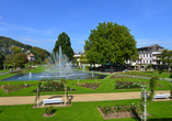 Der Rosengarten der Kurstadt Bad Kissingen lädt zum Verweilen ein.