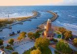 Blick auf den Hafen und Leuchtturm in Kolberg