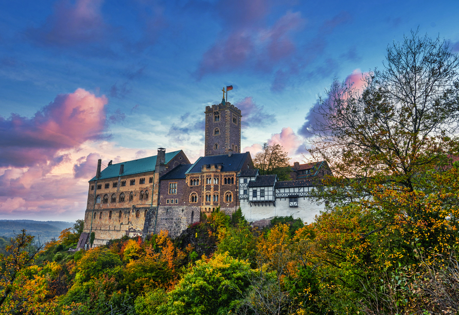 Unser Tipp: Ein Ausflug zur imposanten Wartburg in Eisenach.