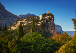 Die beeindruckende Burgruine von Arco zählt zu den schönsten Burgen des Trentino.