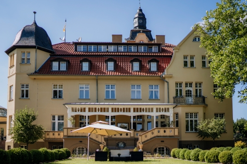 Herzlich willkommen im Bernsteinschloss Wendorf – Ihrem Ort zum Wohlfühlen, Entspannen und Erleben.