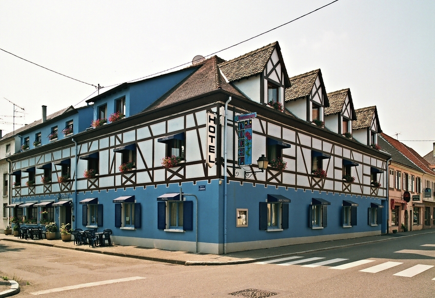 Das Hotel Aux 2 Roses empfängt Sie herzlich.