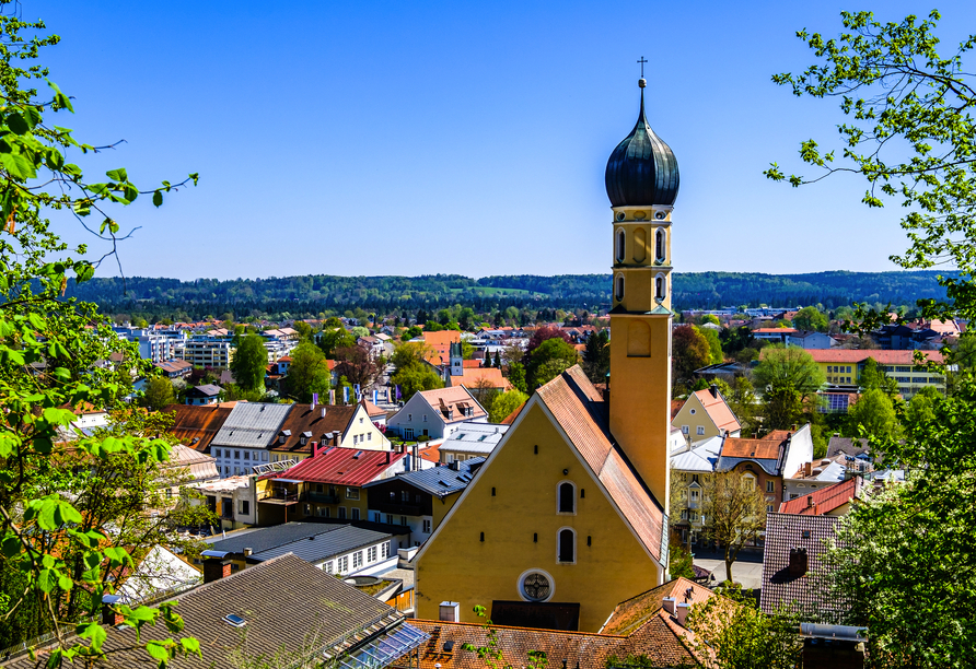 Auf Ihrer Route liegt die Flößerstadt Wolfratshausen, die zwischen Isar und Loisach gelegen ist.