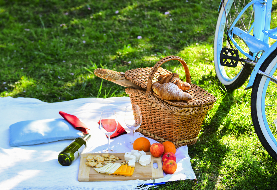 Nehmen Sie sich zwischendurch Zeit für gemütliches Picknick mitten im Grünen.