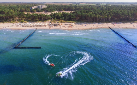 Das HAVET Hotel Resort & Spa liegt direkt am weißen Sandstrand.