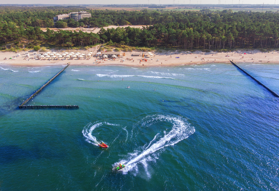 Das HAVET Hotel Resort & Spa liegt direkt am weißen Sandstrand.