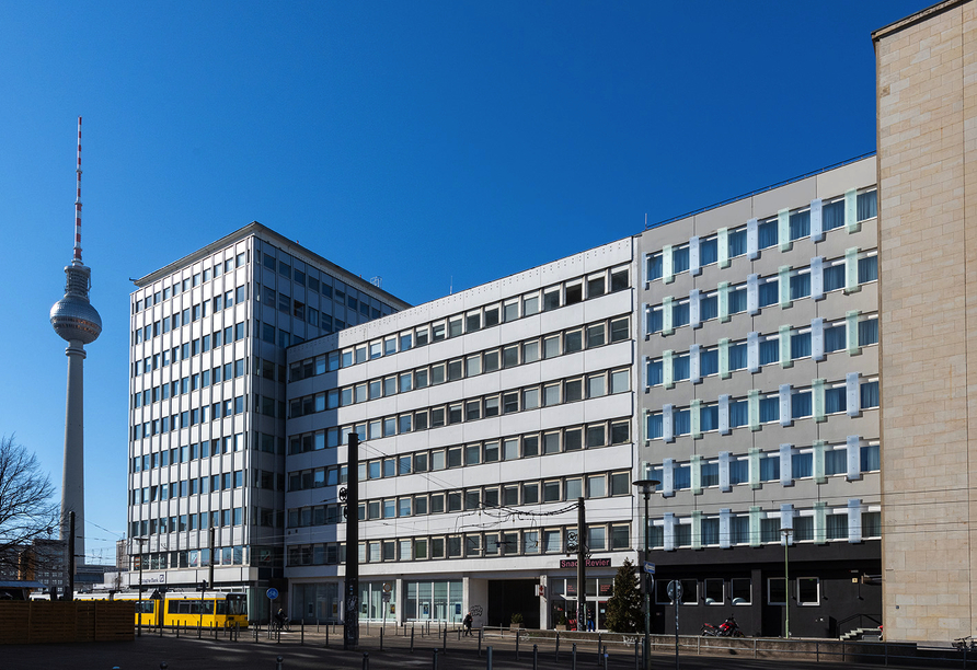 Das Hotel greet Berlin Alexanderplatz begrüßt Sie in zentraler Lage mitten in Berlin.