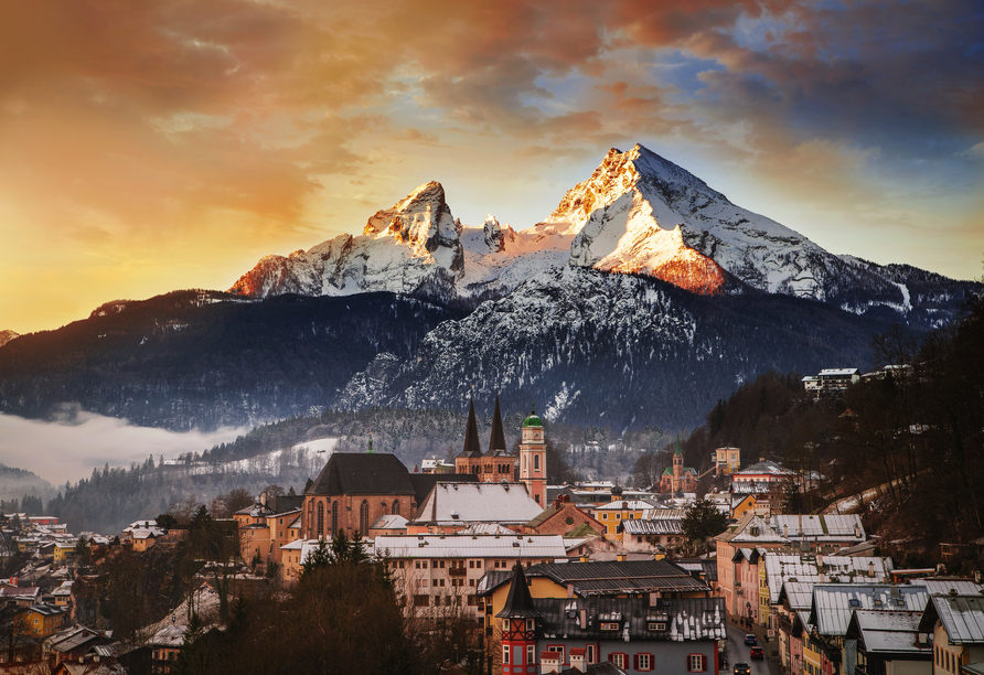 Im Winterurlaub fasziniert Berchtesgaden mit schneeverdeckten Szenerien.