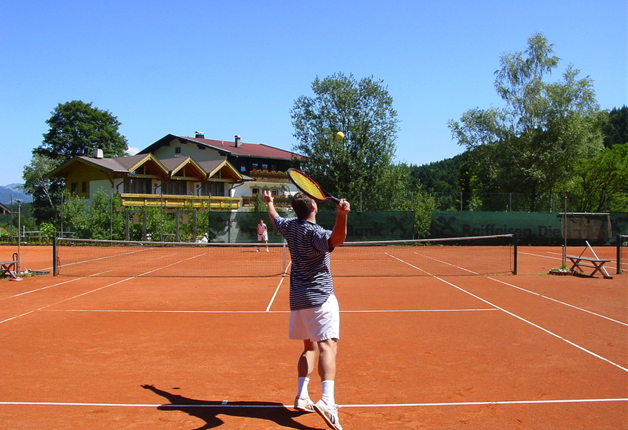 Auf dem Tennisplatz des Hotels können Sie Ihren Kampfgeist entdecken.