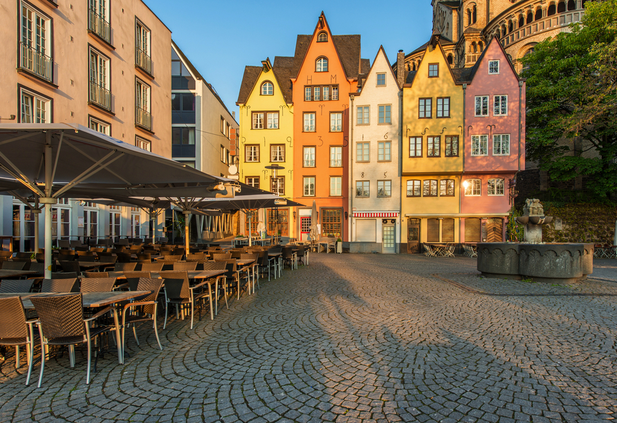 Schlendern Sie durch die Kölner Altstadt und genießen Sie die rheinische Lebensart!