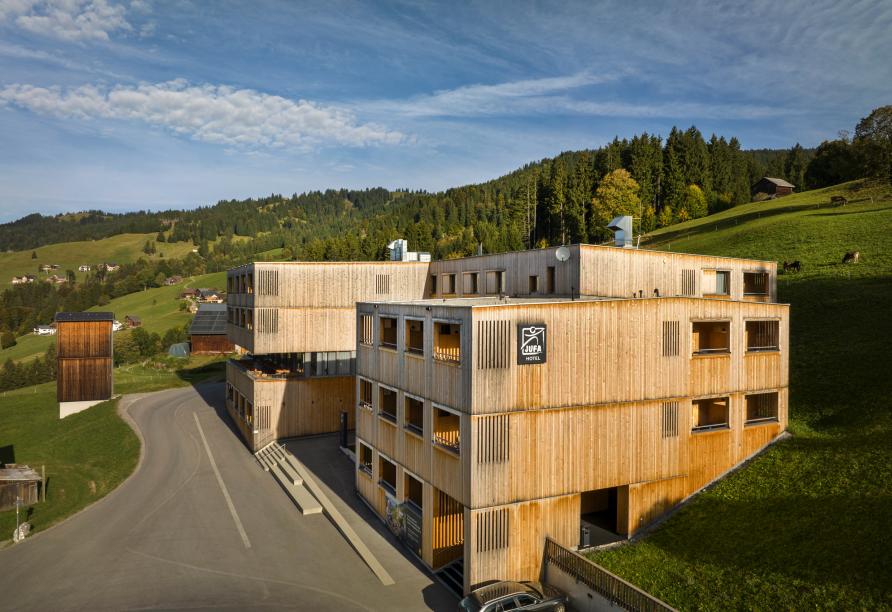 Herzlich willkommen im JUFA Hotel Laterns!