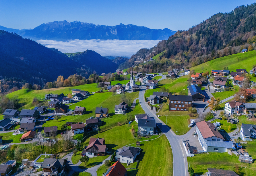 Die Gemeinde Laterns erwartet Sie in traumhafter Lage im Herzen von Vorarlberg.