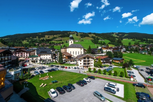 Ausblick auf Ihren Urlaubsort Saalbach.