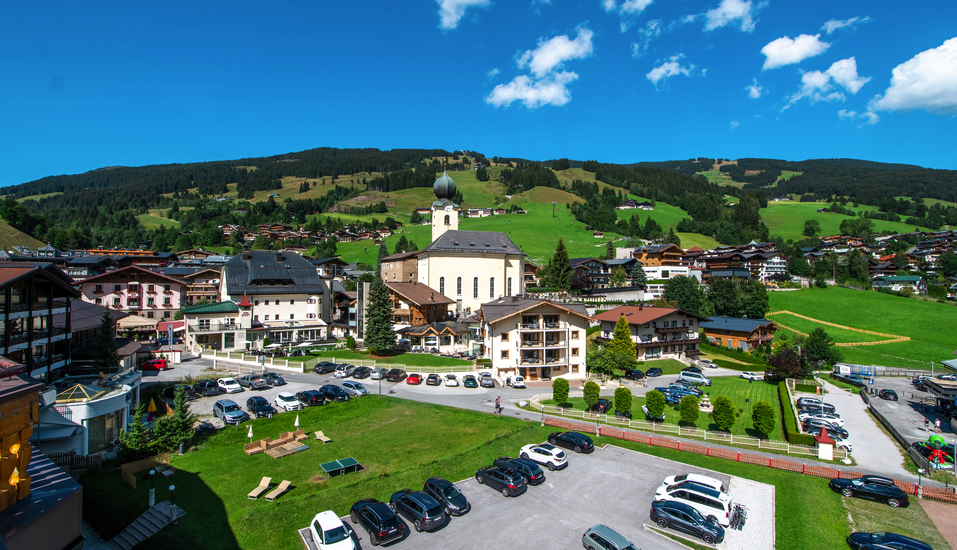 Ausblick auf Ihren Urlaubsort Saalbach.