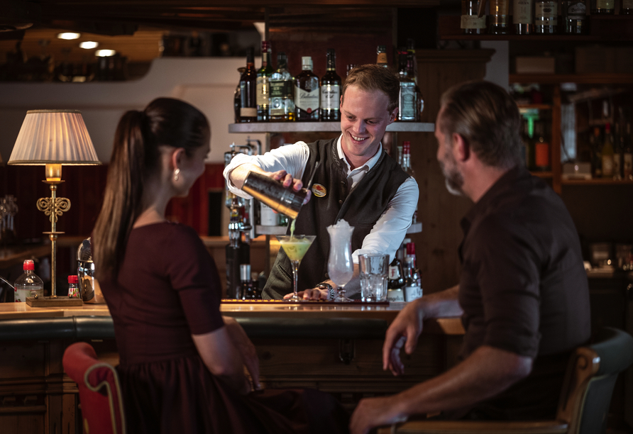 Einen stilvollen Tagesausklang verspricht die Bar im Hotel Der Kirchenwirt.