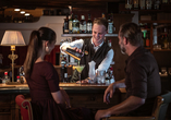 Einen stilvollen Tagesausklang verspricht die Bar im Hotel Der Kirchenwirt.