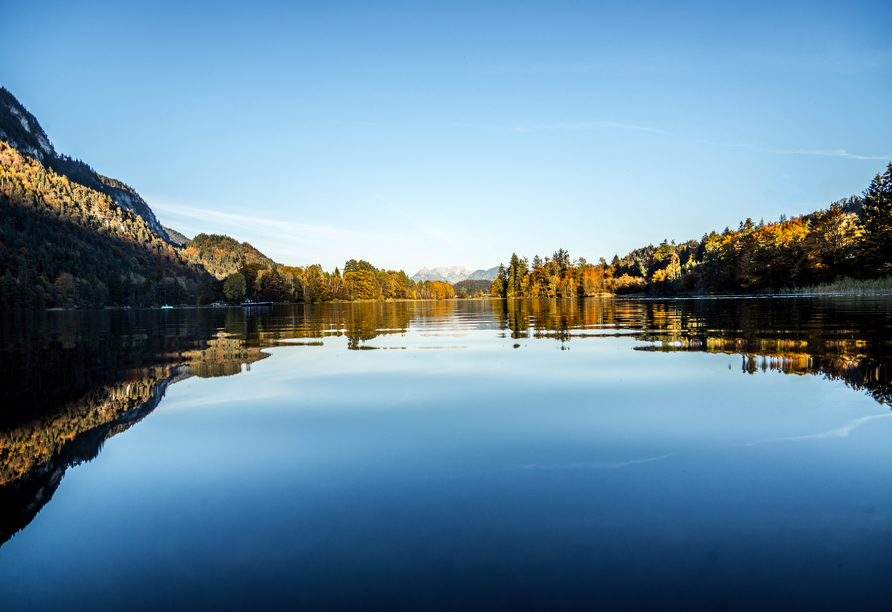 Der Reintaler See lädt auch im Herbst zum Abschalten ein.