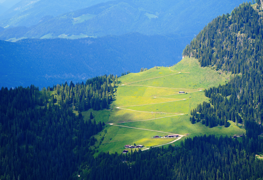 Die Wege ums Wiedersberger Horn führen an malerischen Landschaften vorbei.