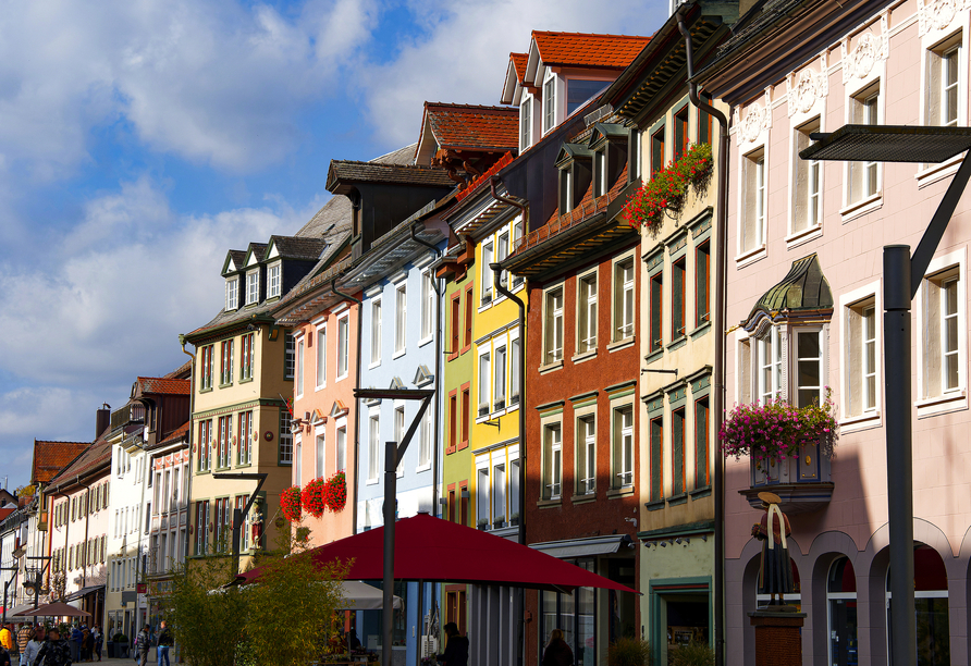 Schlendern Sie durch die schöne Fußgängerzone von Villingen-Schwenningen.