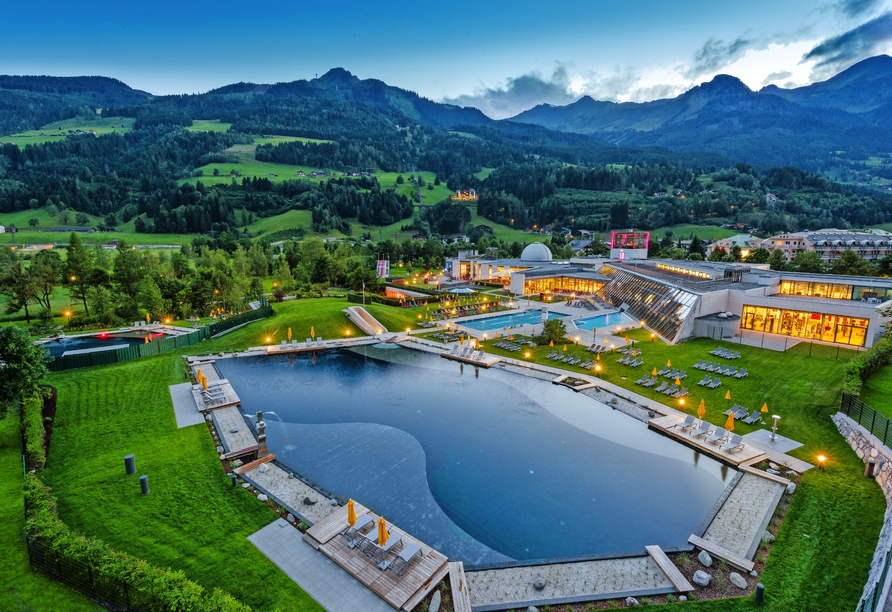 Erholen Sie sich während Ihres Urlaubs in der nahegelegenen Alpentherme Gastein.